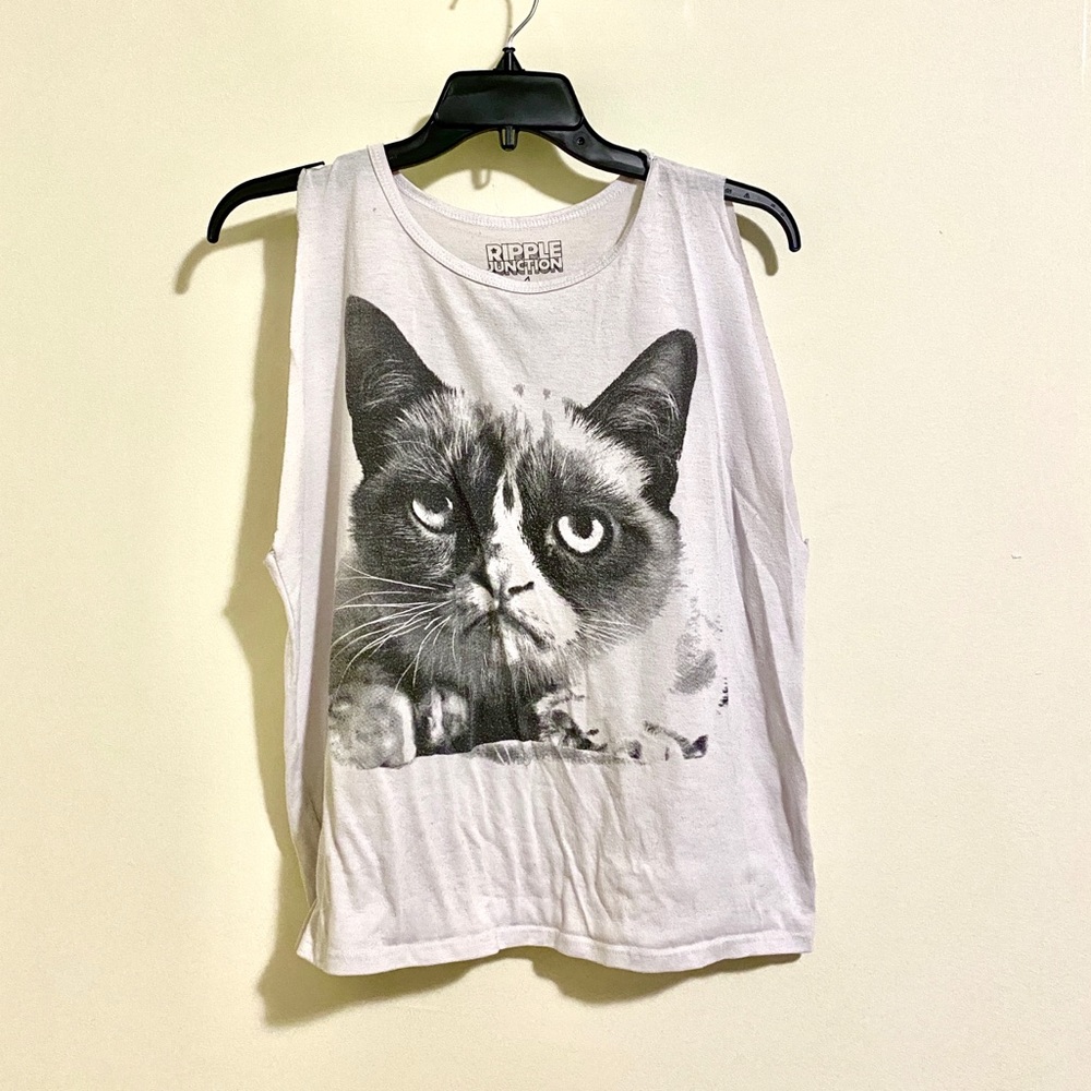 3 FOR $6 💚 Grumpy Cat Tee